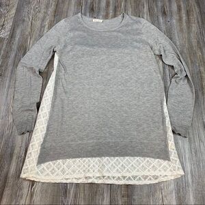 Hem & Thread Gray White Lace Back Sweater Size S
